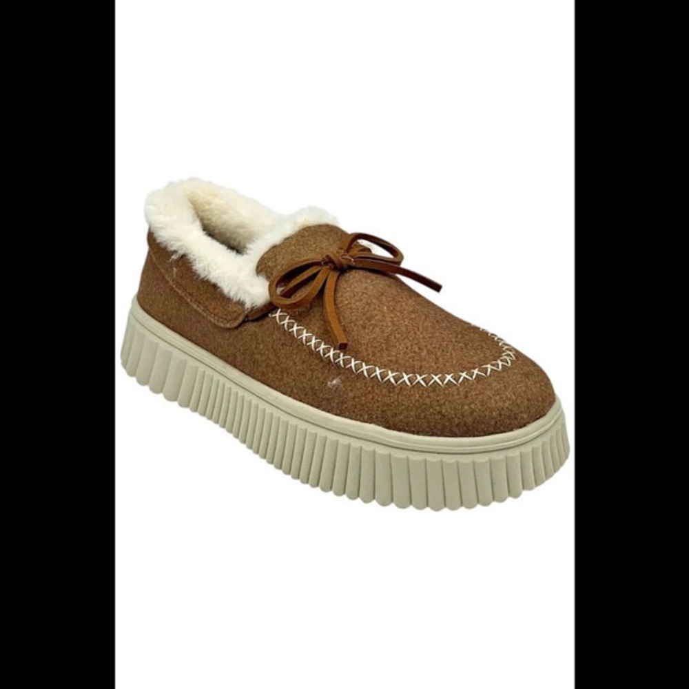 NWT Skechers Moccasin Cozy Lined Slippers